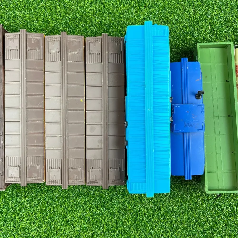 Vintage Lot HO Scale Model Train Parts Set